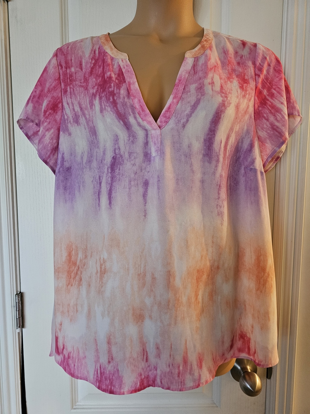 Torrid Sz 2  Pink, Purple & Orange Tie-Dye V-Neck Blouse